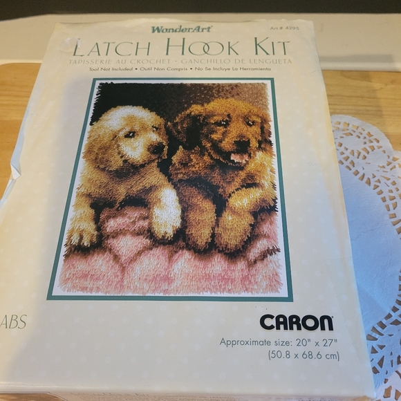 Latch Hook Kit Wonderart # 4295 "Labs" - Picture 5 of 8